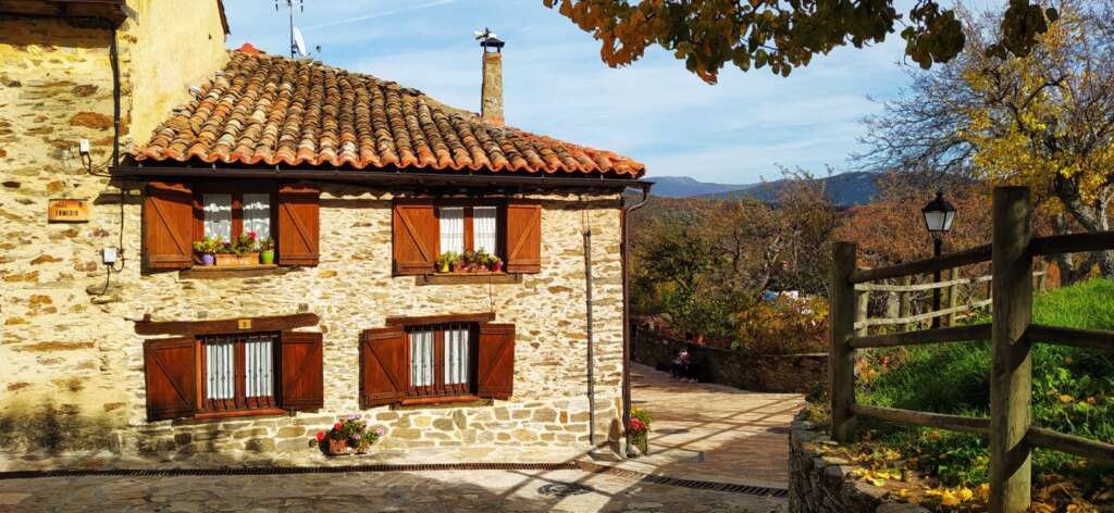 Casa rural típica de la Hiruela, denominado como uno de los pueblos con más encantos de la Sierra Norte de Madrid