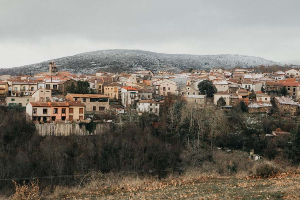 Casas rurales del pueblo madrileño Montejo de la Sierra