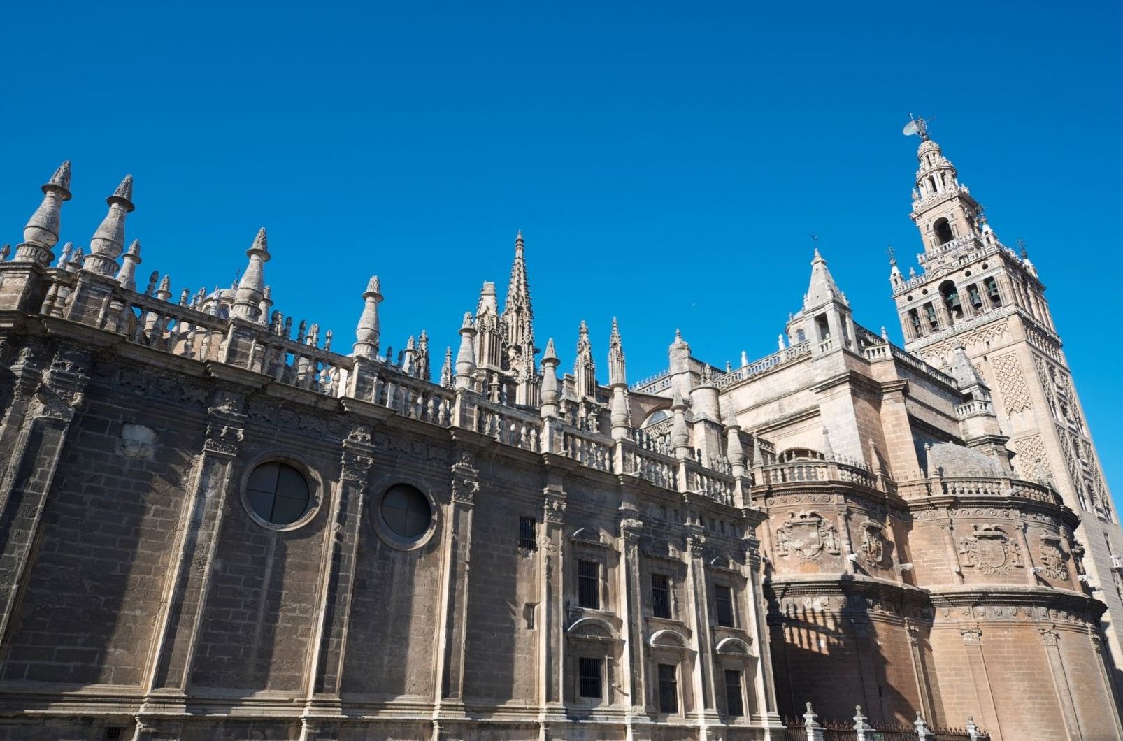 la giralda en sevilla