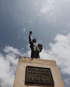 estatua libertad Cenicero