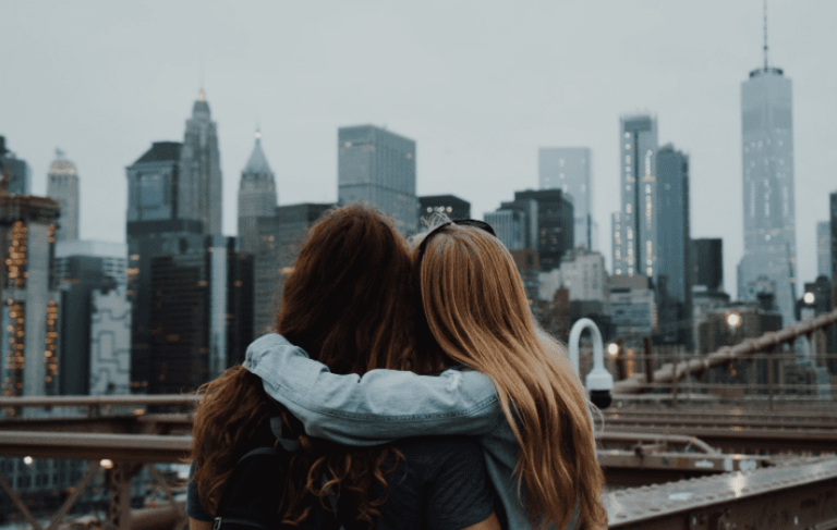 encontrar gente para viajar