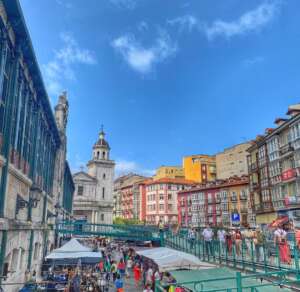 un mercado una ciudad