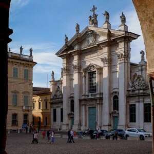 IL DUOMO DI MANTOVA EN UNA VISITA A MANTUA