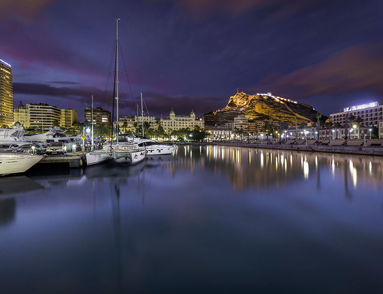 Puerto de Alicante de noche