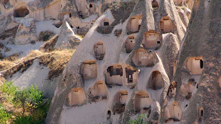 Paisaje de Capadocia mostrando los hoteles cuevas