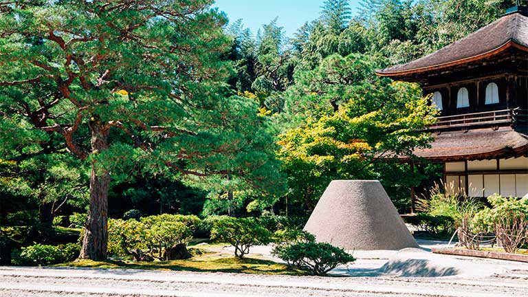 Templo Ginkaku ji en Kioto, Japón