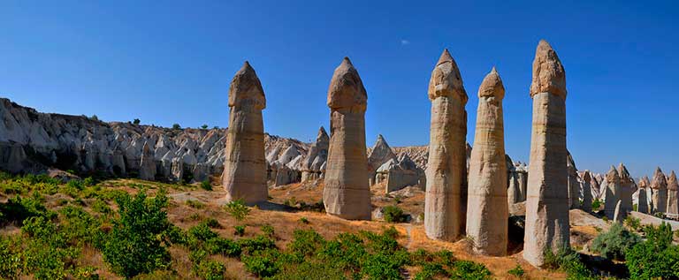 siluetas fálicas en capadocia turquia